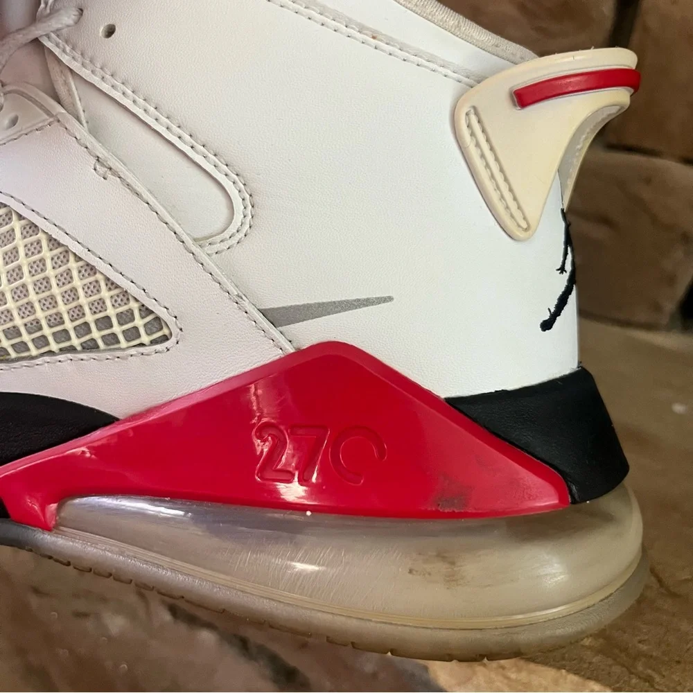 Jordan Mars 270 Fire Red‎ / SZ 11.5